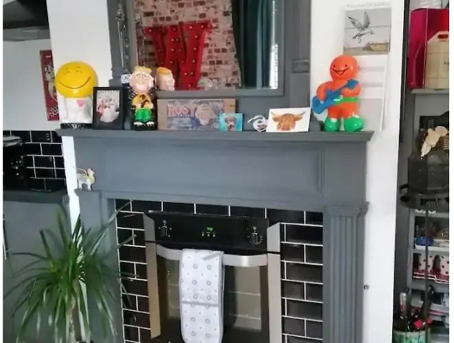 Quirky House In Winchester