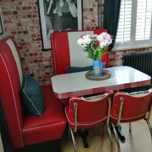 Quirky House In Apartment Winchester